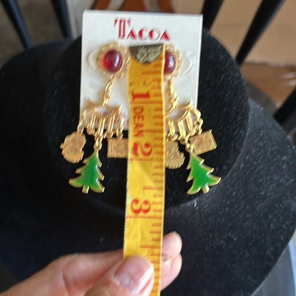 Vintage Tacoa Gold Tone Christmas Earrings - Picture 4 of 4